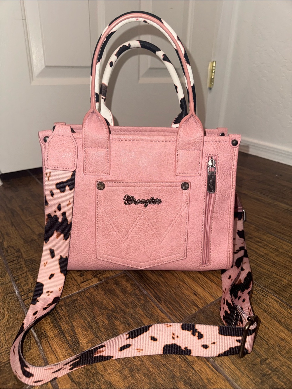 Wrangler Pink Purse with Cowhide-Print Accents - Picture 2 of 7